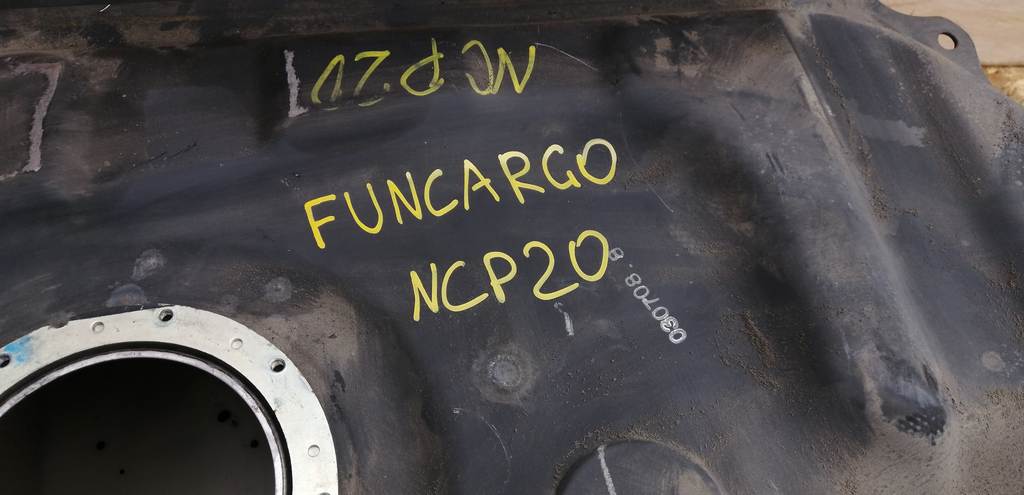 бензобак Toyota Funcargo