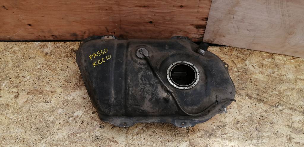 бензобак Toyota Passo