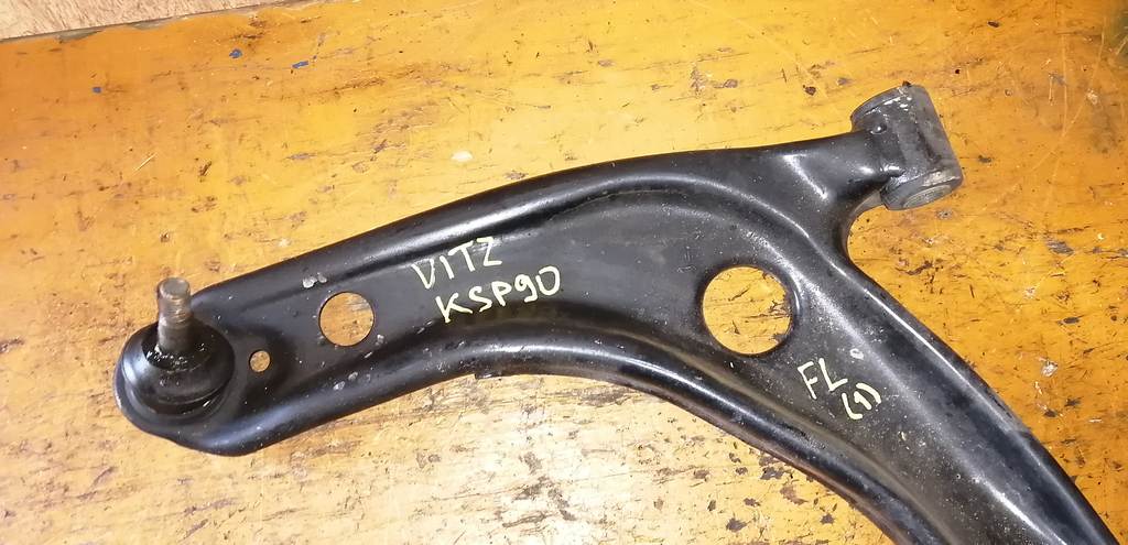 рычаг Toyota Vitz