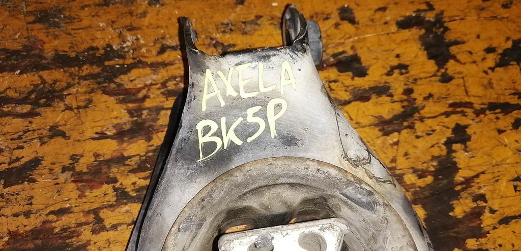подушка двигателя Mazda Axela