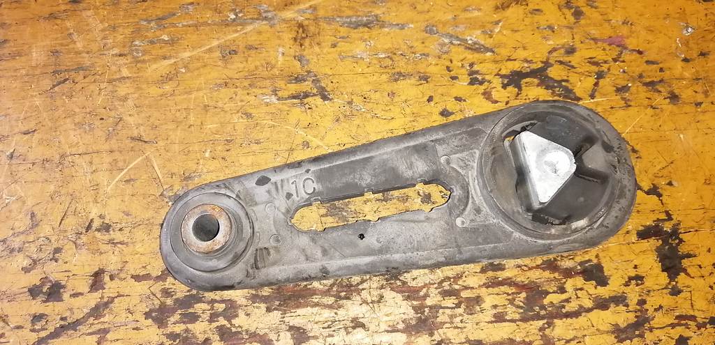 подушка двигателя Nissan Note