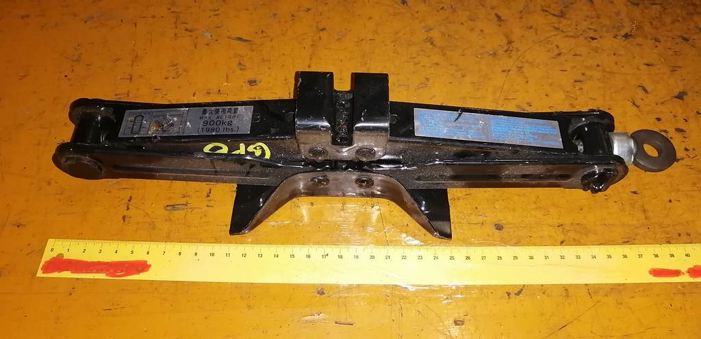 домкрат Subaru Impreza