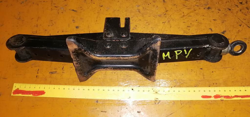 домкрат Mazda MPV