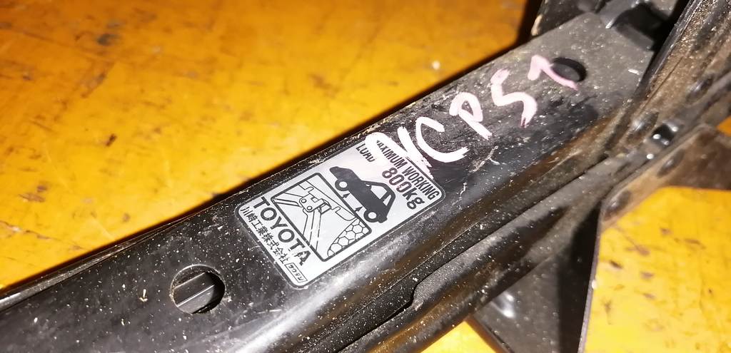 домкрат Toyota Probox