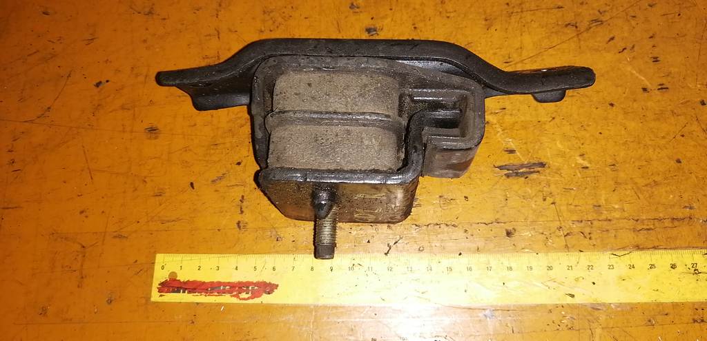 подушка двигателя Subaru Impreza