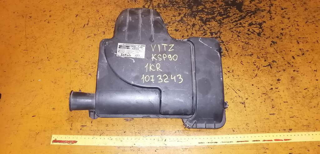 декоративная крышка двс Toyota Vitz