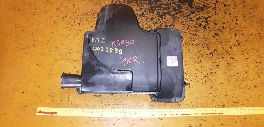 декоративная крышка двс Toyota Vitz