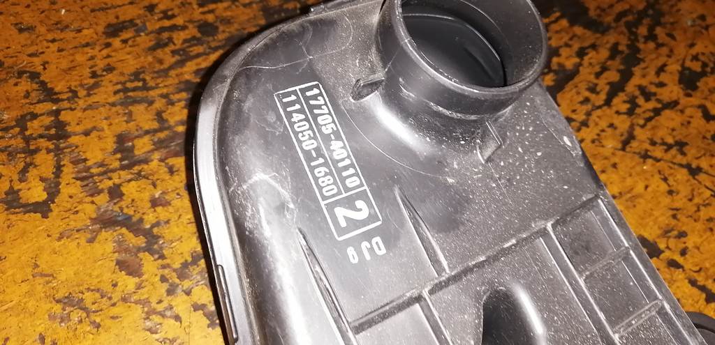 декоративная крышка двс Toyota Vitz