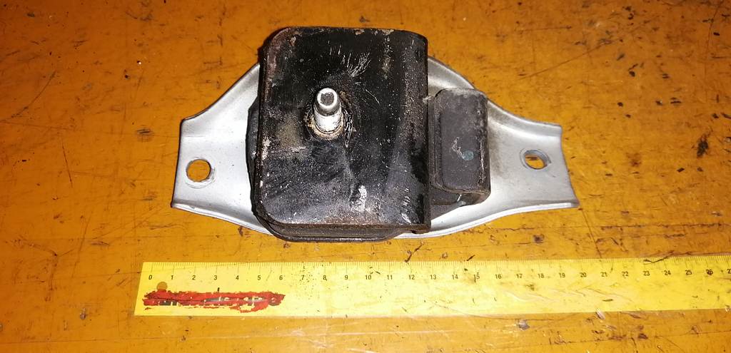 подушка двигателя Subaru Impreza
