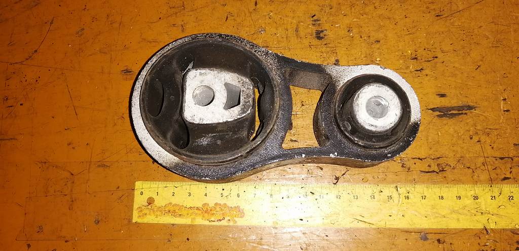 подушка двигателя Mazda Demio