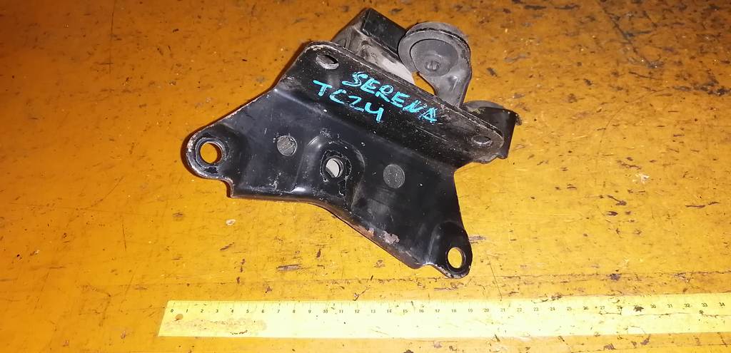 подушка двигателя Nissan Serena