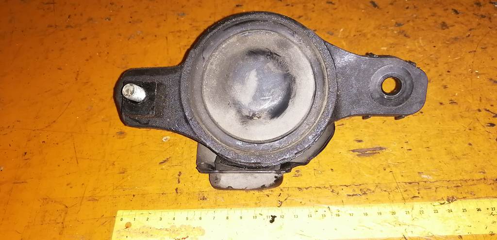 подушка двигателя Subaru Impreza