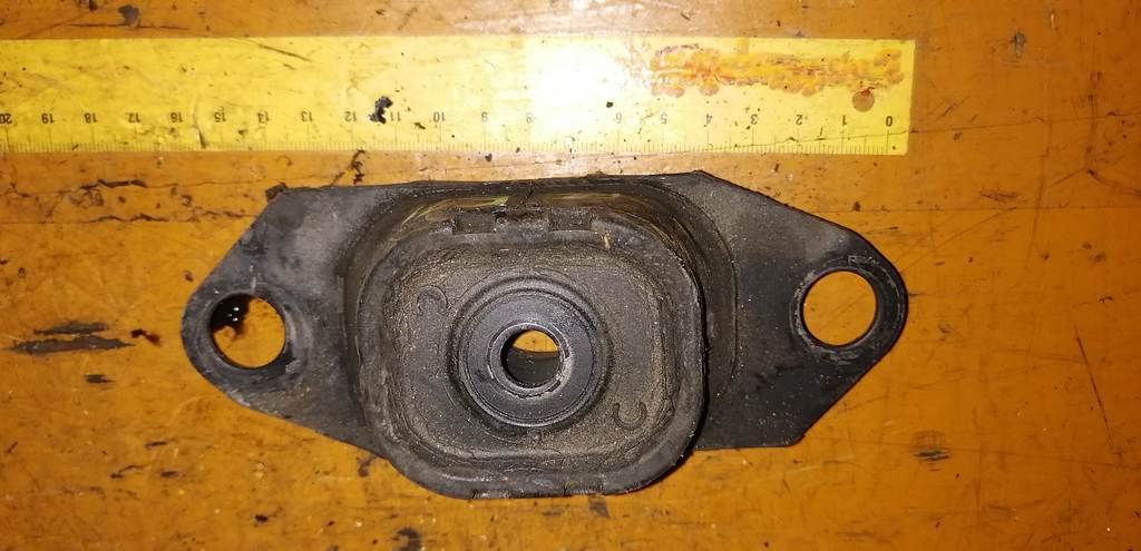 подушка двигателя Nissan Note