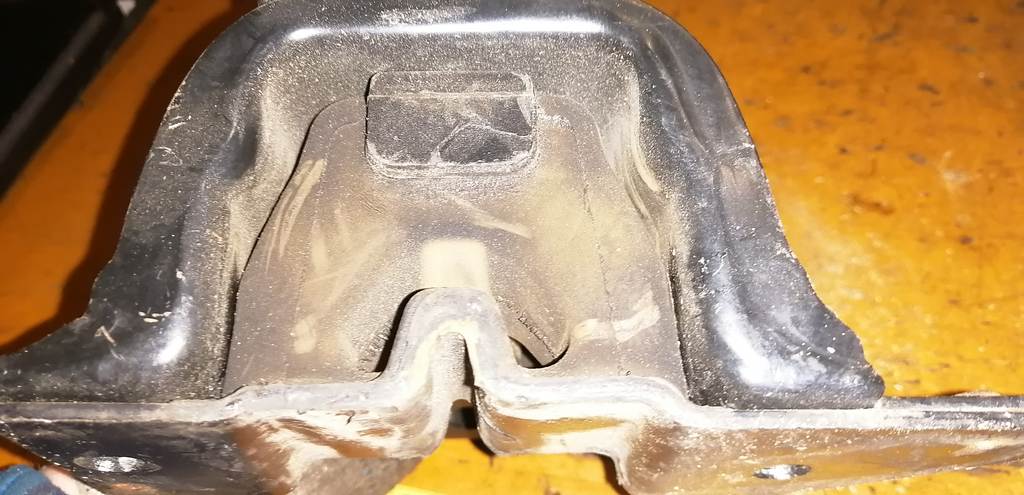 подушка двигателя Toyota Passo