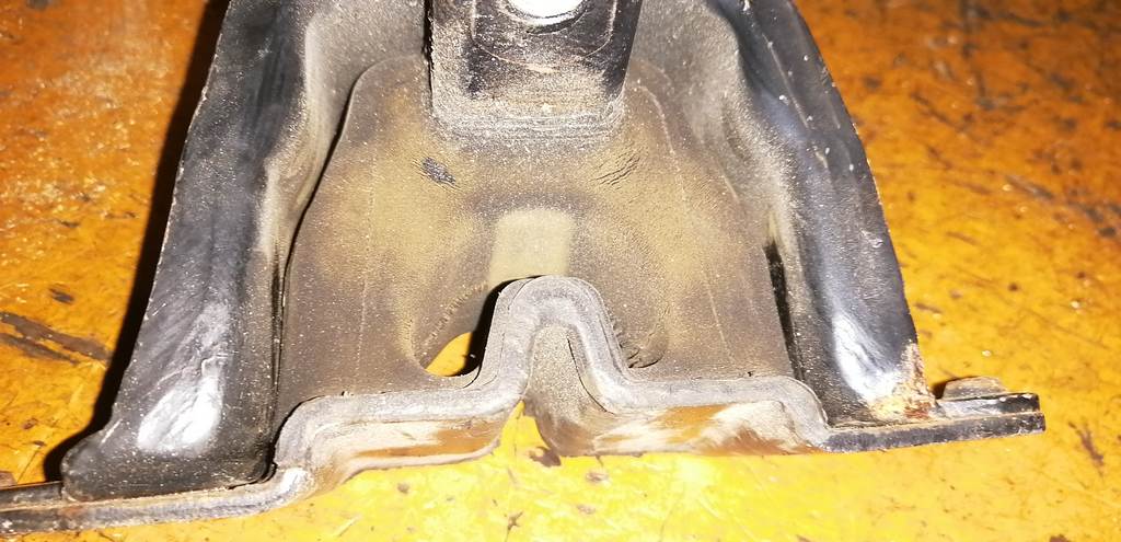 подушка двигателя Toyota Passo
