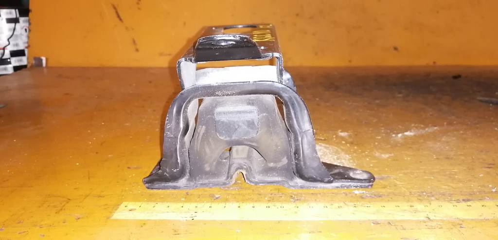 подушка двигателя Toyota Passo