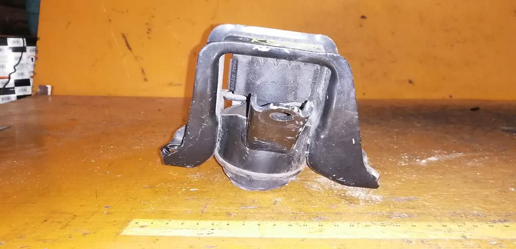 подушка двигателя Toyota Passo
