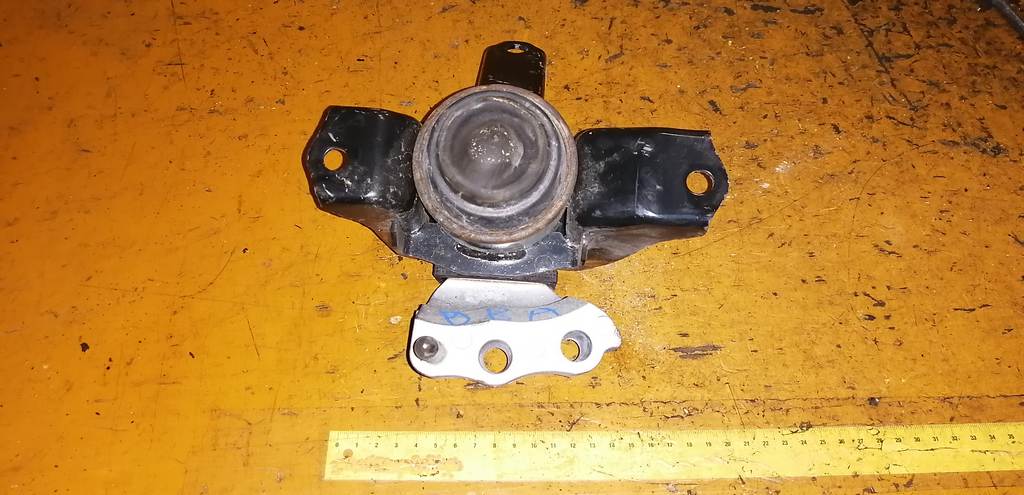 подушка двигателя Toyota Passo
