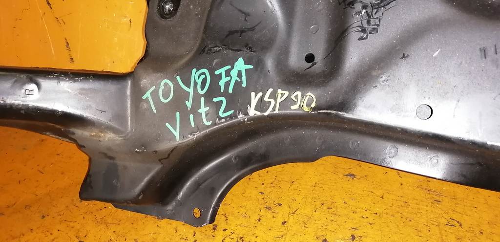 балка Toyota Vitz