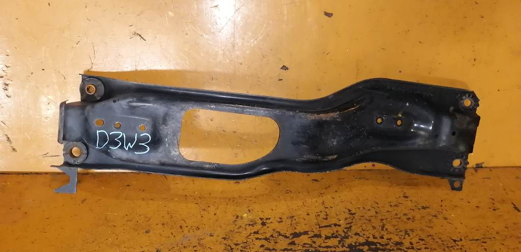 балка Mazda Demio