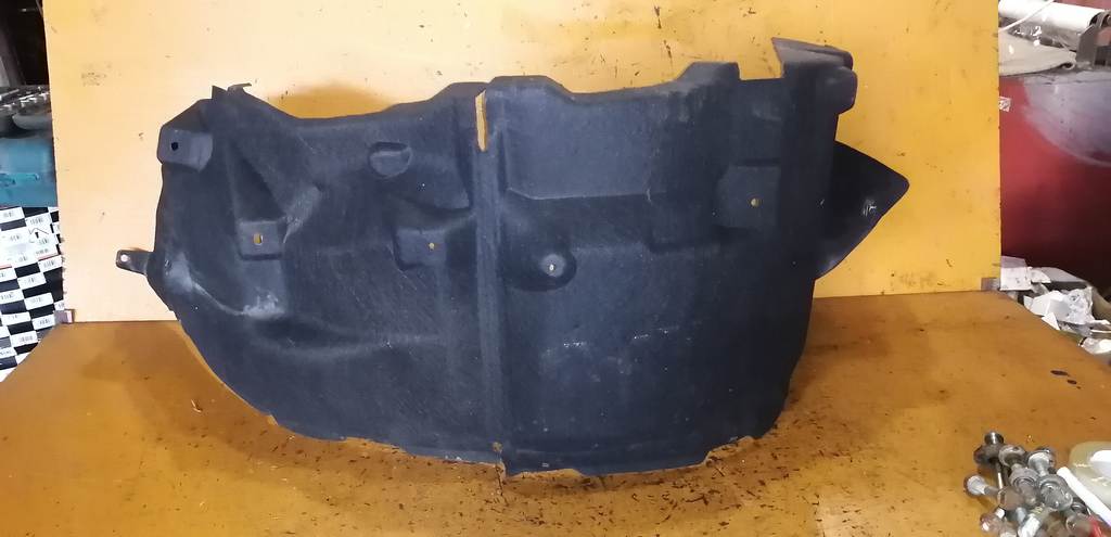 подкрылок Toyota Tundra
