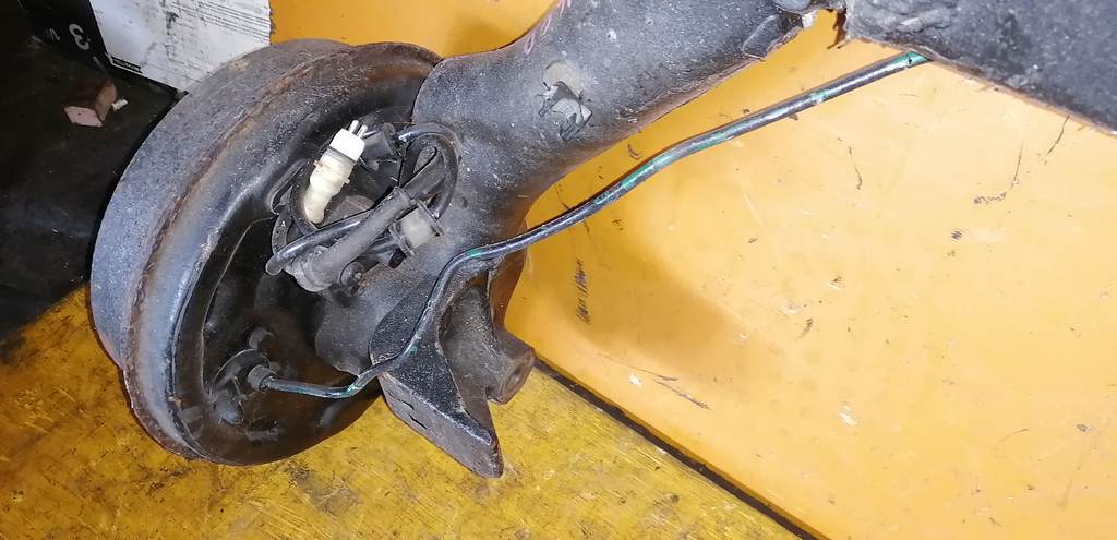 балка со ступицами Renault Kangoo