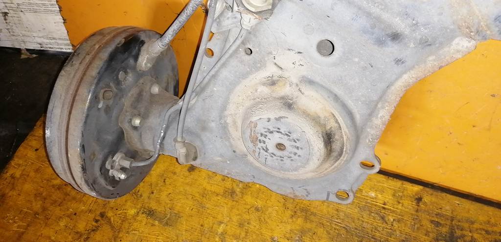 балка со ступицами Toyota Passo