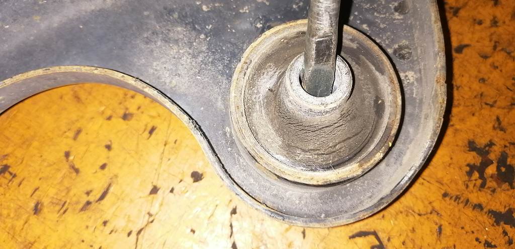 рычаг подвески Suzuki Solio