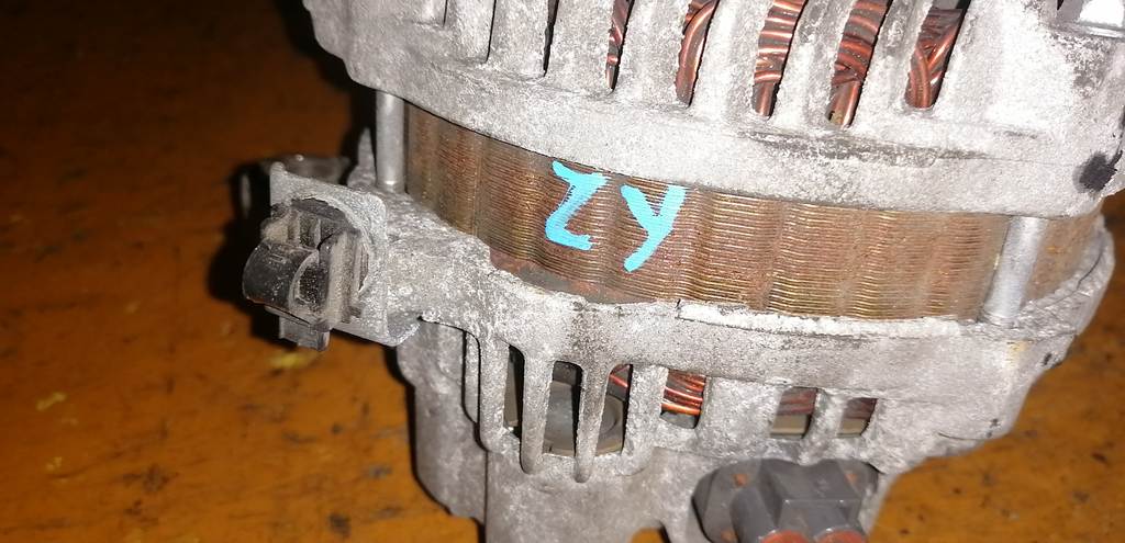 генератор Mazda Axela