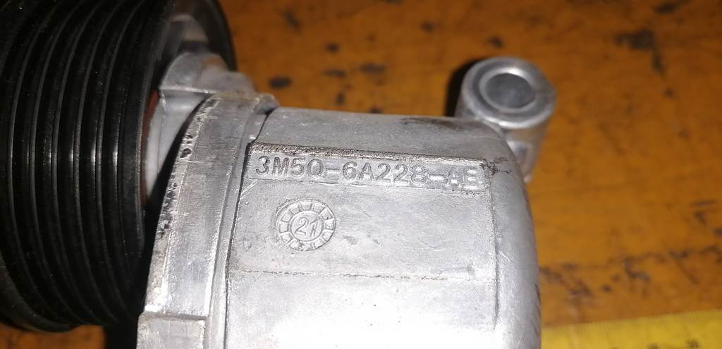 натяжитель приводного ремня Volvo S40