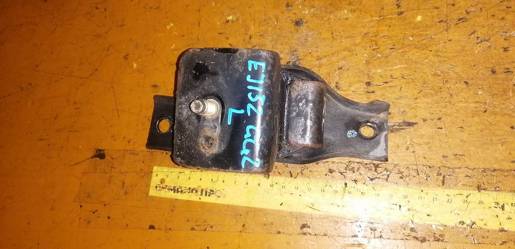 подушка двигателя Subaru Impreza