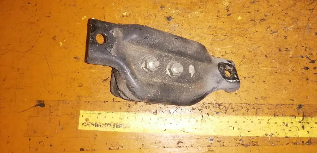 подушка двигателя Subaru Impreza