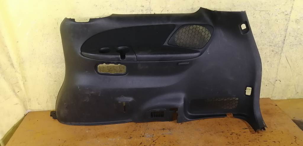 обшивка багажника Mazda MPV