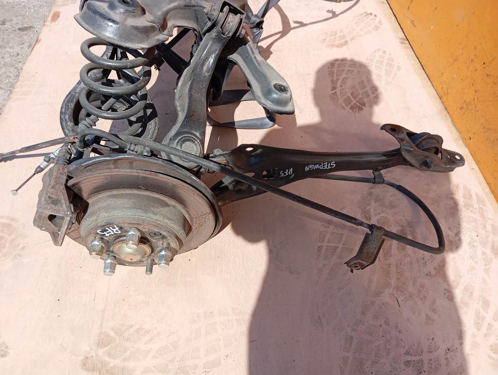балка Honda Stepwgn