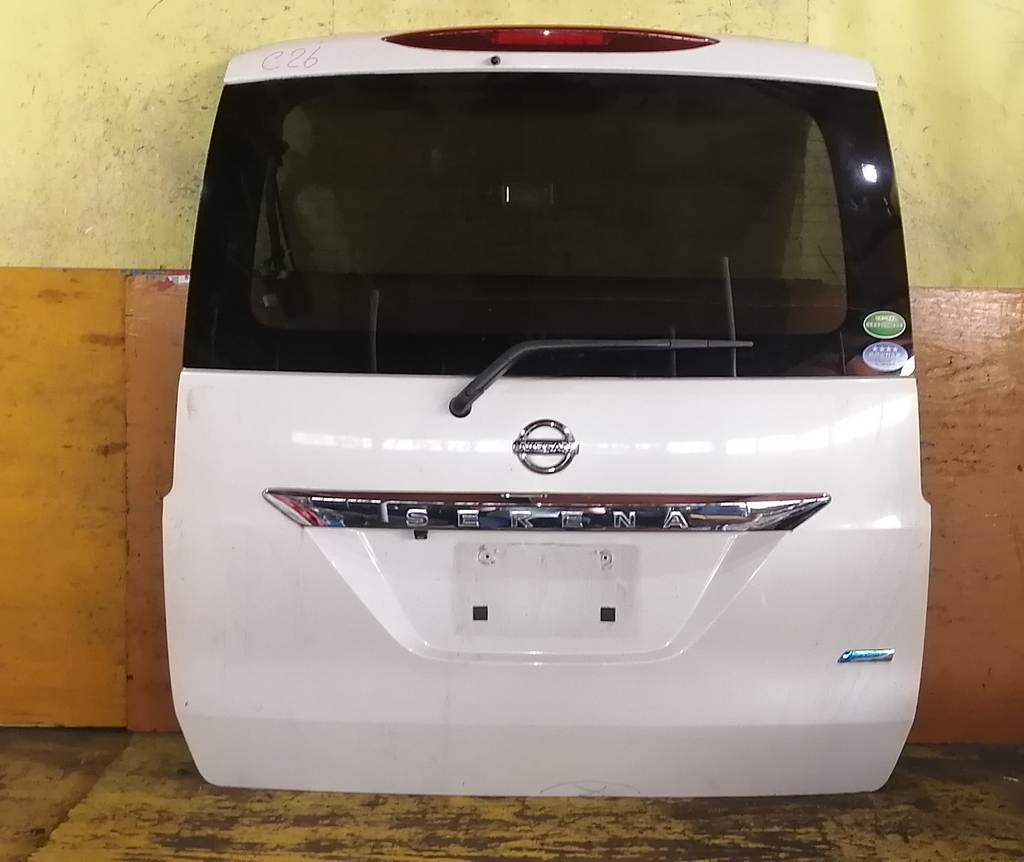 дверь 5-я Nissan Serena