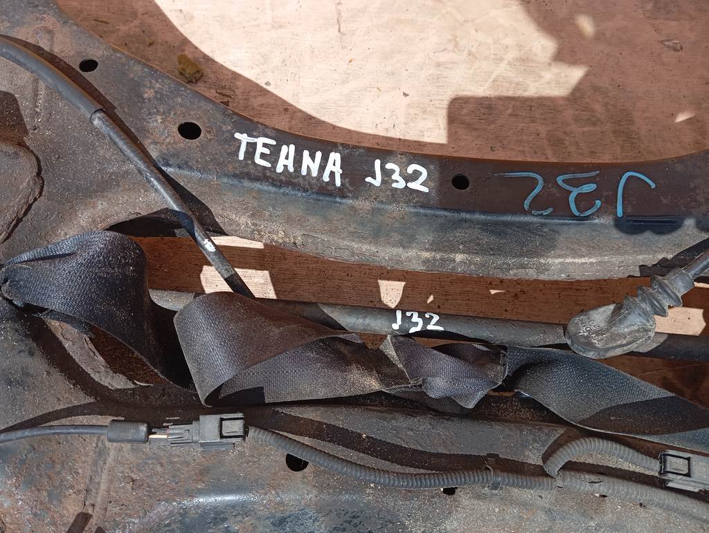 балка Nissan Teana