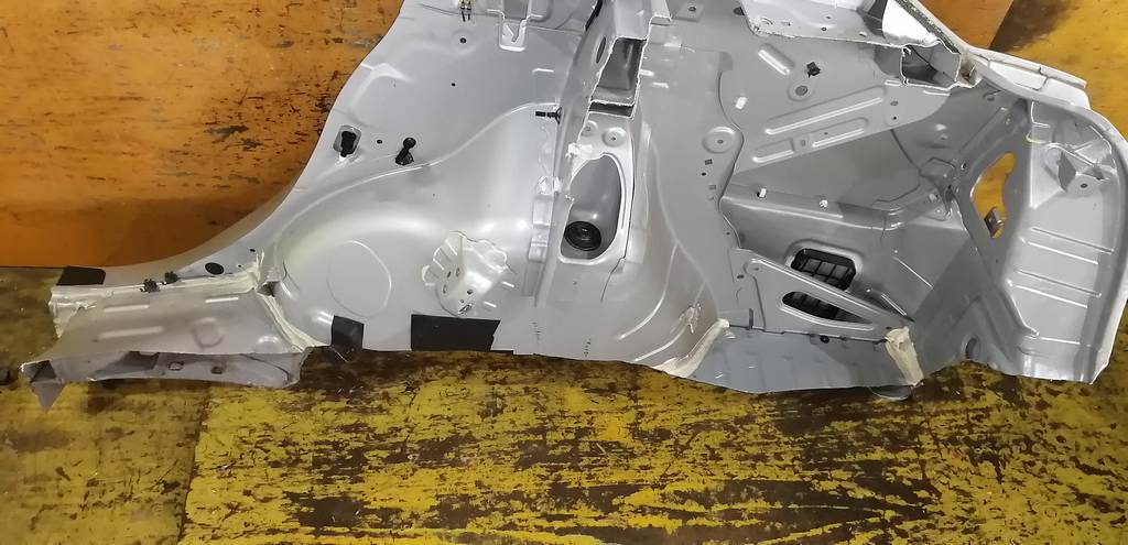 крыло Nissan Tiida Latio