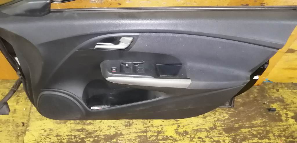 дверь Honda Insight
