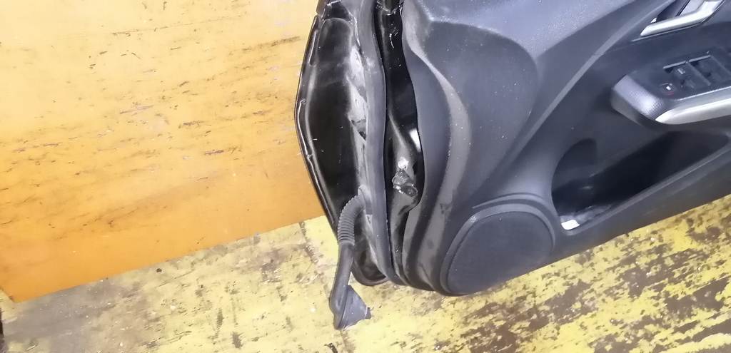 дверь Honda Insight