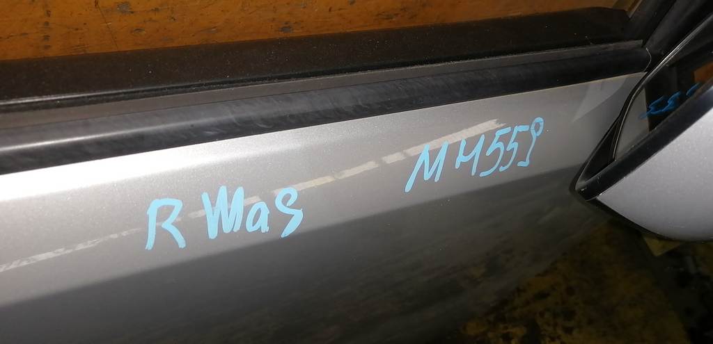 дверь Suzuki Wagon R