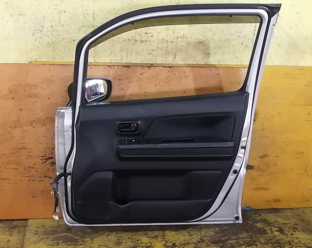 дверь Suzuki Wagon R