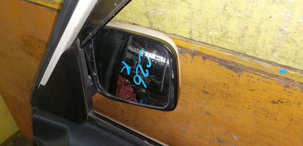 зеркало Nissan Serena