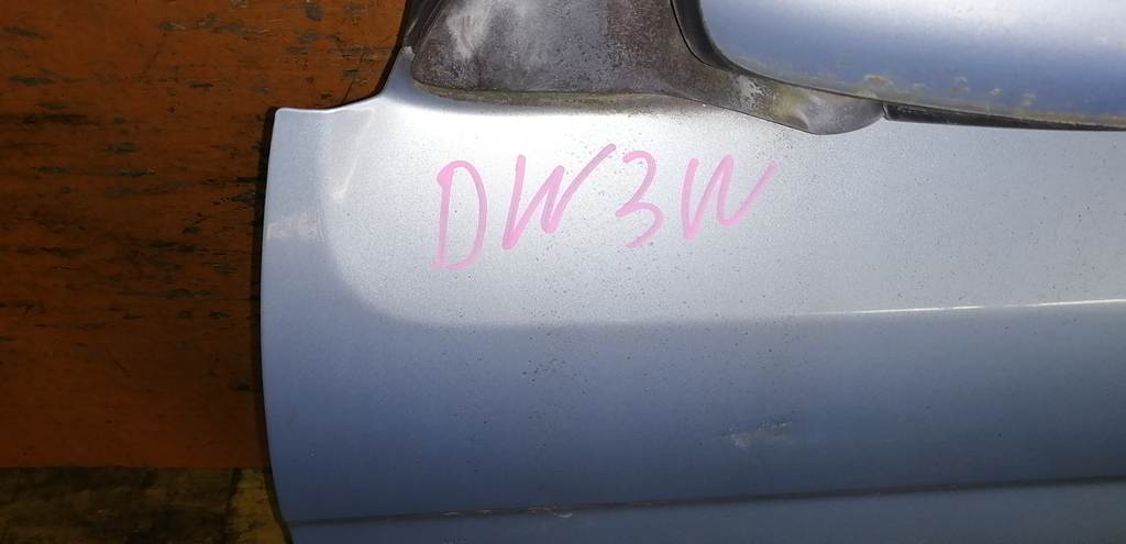 дверь Mazda Demio