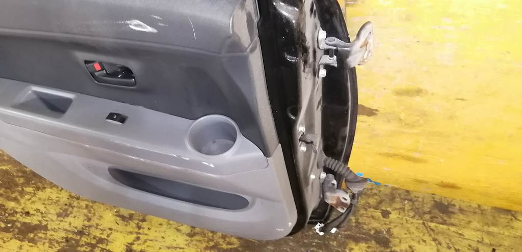 дверь Toyota Passo