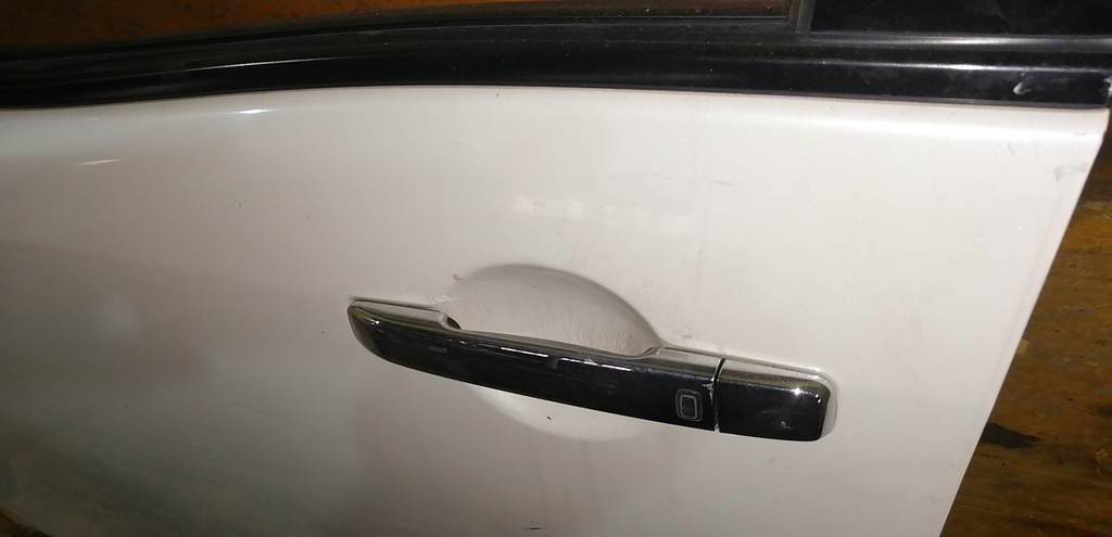 дверь Nissan Serena