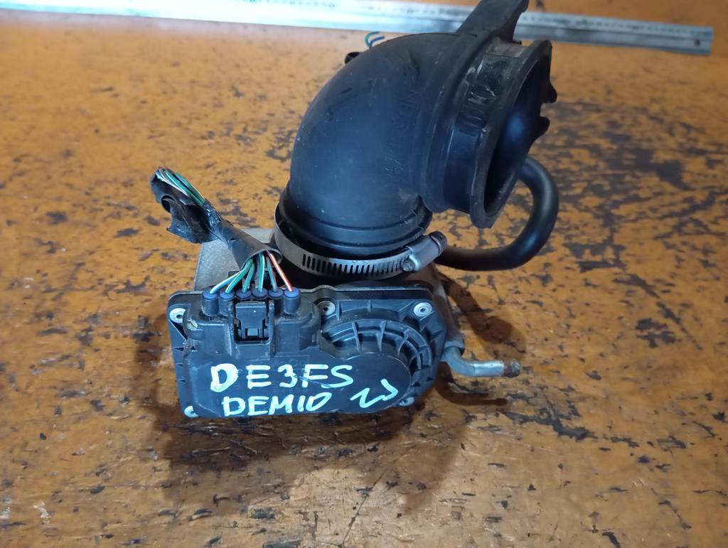 дроссельная заслонка Mazda Demio