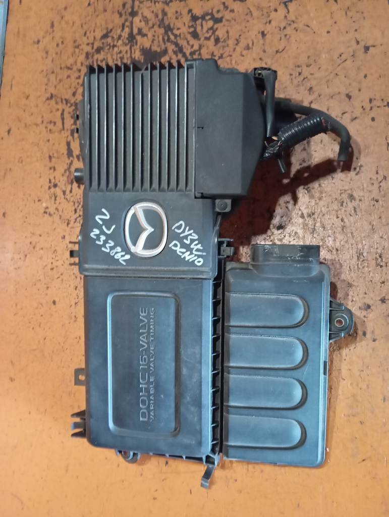 блок управления двс Mazda Demio