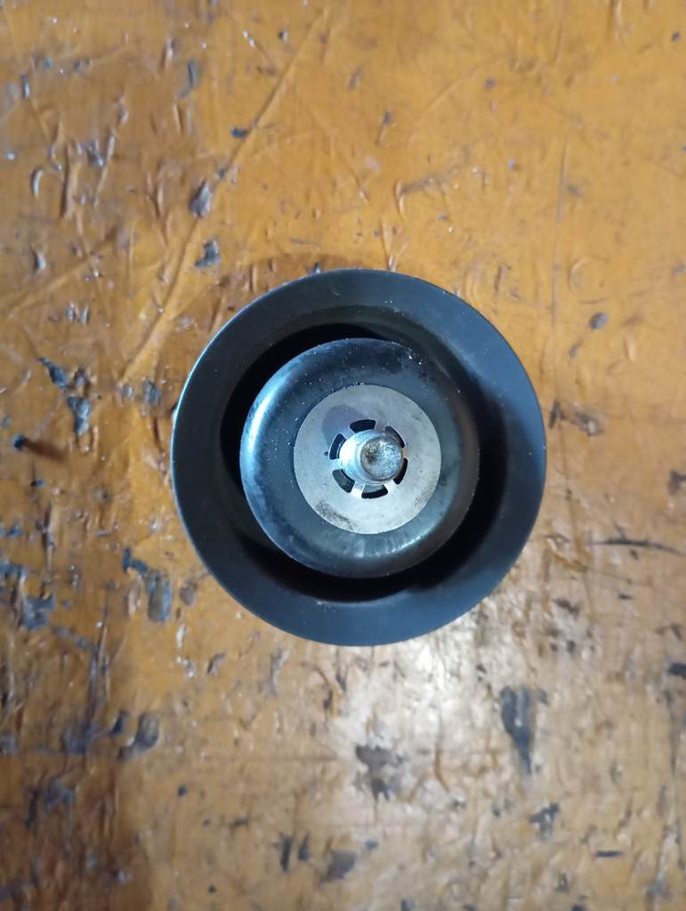 обводной ролик Nissan Serena