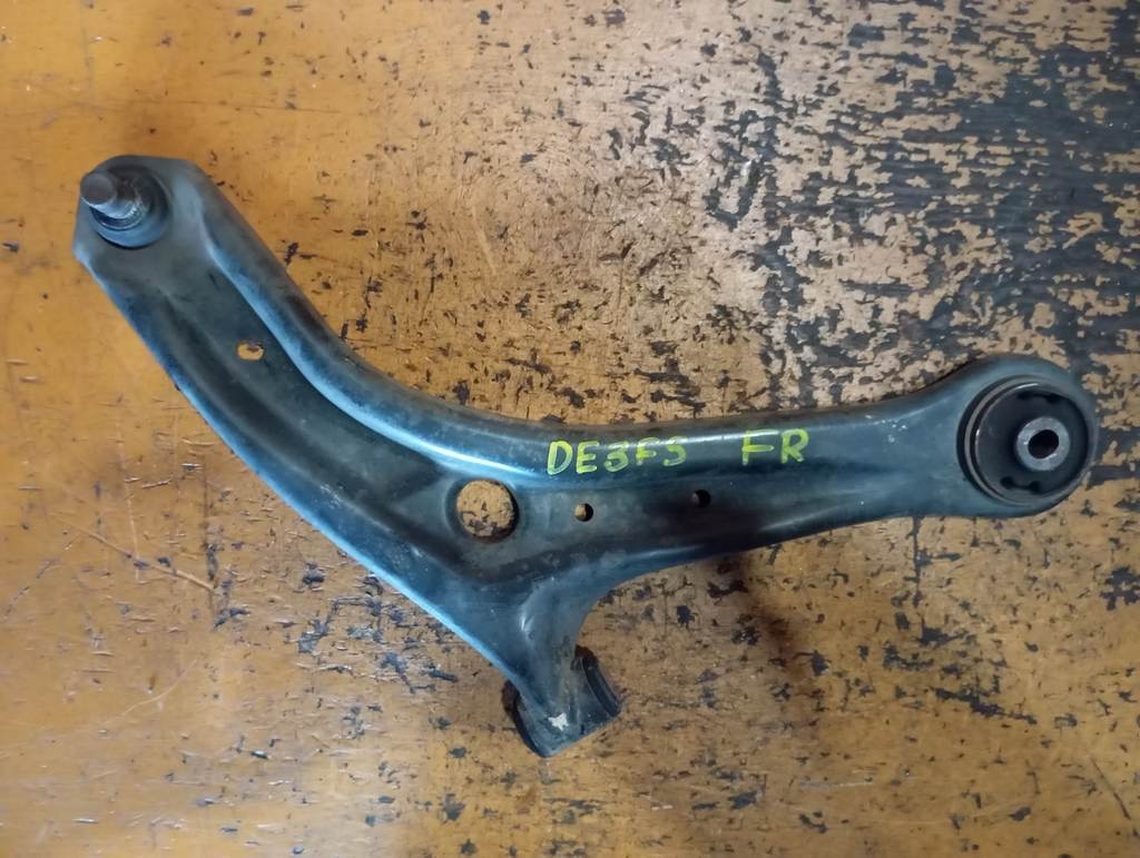 рычаг Mazda Demio