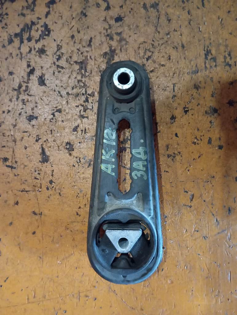 подушка двигателя Nissan March